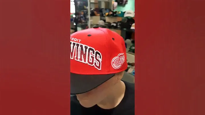 Бейсболка с прямым козырьком Mitchell and Ness GRADIENT Detroit Red Wings Red